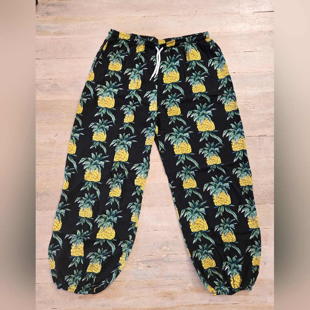 Pineapple print lounge pants